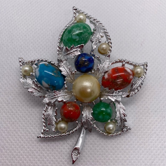 Sarah Coventry Fantasy Pearl Brooch - Picture 1 of 4